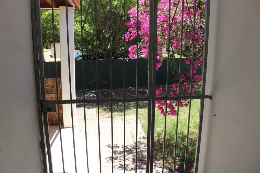 3 Bedroom Property for Sale in Middedorp Western Cape